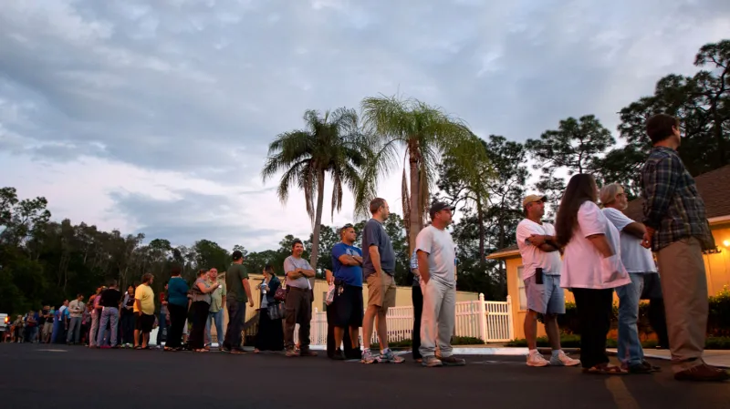 Fronta před volební místností ve floridském Fort Myers
