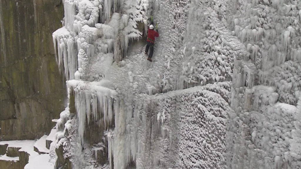 Ledová horolezecká stěna v Liberci
