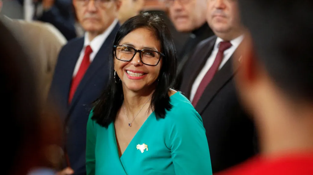 Delcy Rodríguezová během skládání prezidentské přísahy na půdě Národního shromáždění