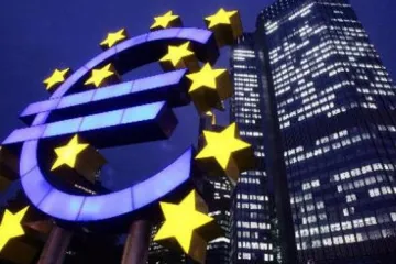 Finanční krize se stupňuje, centrální banky nalijí do ekonomiky miliardy dolarů