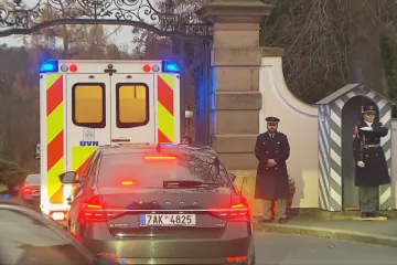 Prezident se vrátil z nemocnice do Lán. Izolace kvůli koronaviru zkomplikuje jmenování premiéra