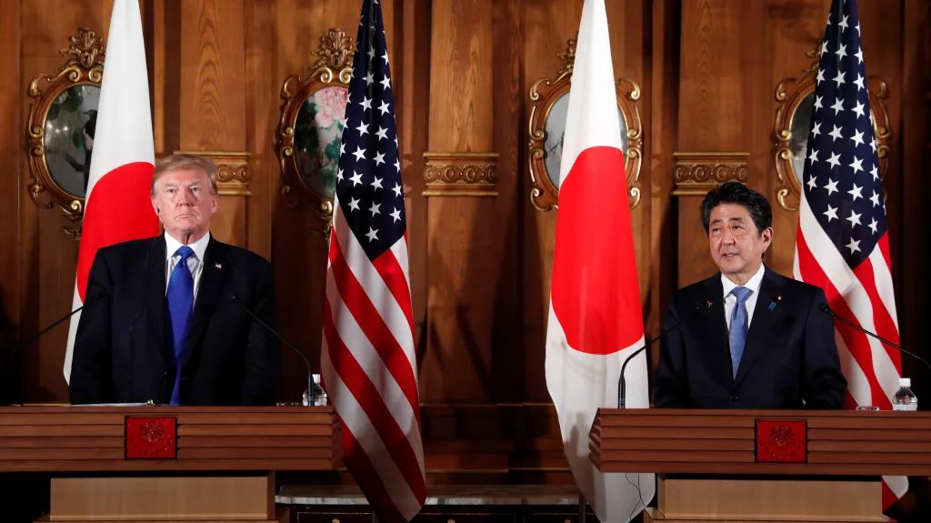 Donald Trump a Šinzó Abe