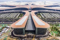 Obří letiště, nebo velkoměsto? Čína dokončuje vzdušný přístav ve tvaru mořské hvězdice