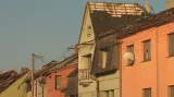 Následky ničivého tornáda v Lužicích na jihu Moravy