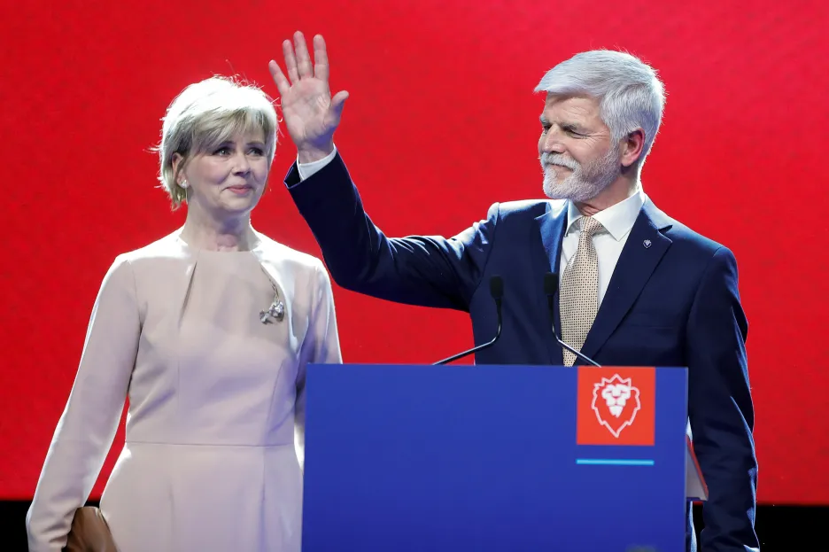 Druhé kolo prezidentských voleb vyhrál Petr Pavel. Svého protikandidáta Andreje Babiše porazil o necelých 17 procent