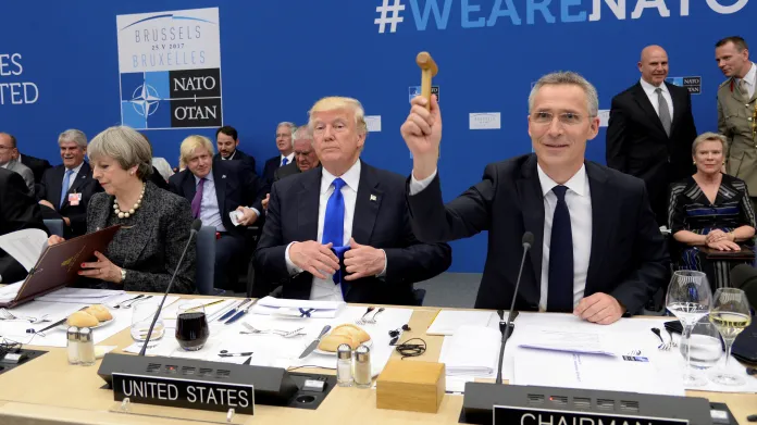 Trump na svém prvním summitu NATO