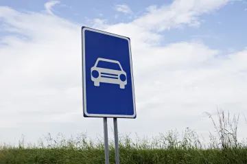 Rychlostní silnice zanikají. Z většiny budou dálnice, na dvou auta zpomalí