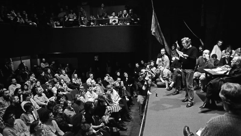 Shromáždění v Činoherním klubu, vznik Občanského fóra