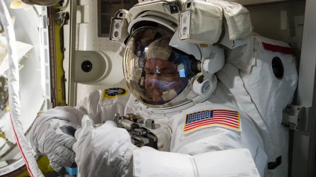 Scott Kelly  z Mezinárodní vesmírné stanice (ISS)