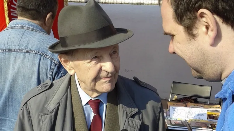 Bývalý tajemník ÚV KSČ Miloš Jakeš tradičně dorazil na oslavy 1. máje