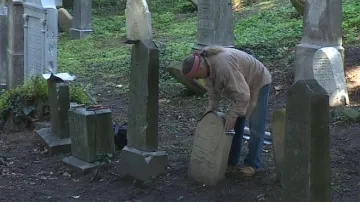 Rekonstrukce historických náhrobků v Břeclavi