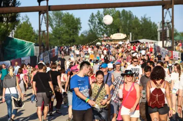 Začali jsme Dobrým ránem, skončili Tečkou