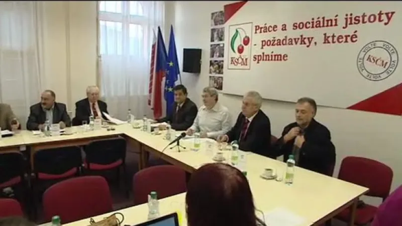 Přetahovaná o hlasy komunistů tématem Událostí