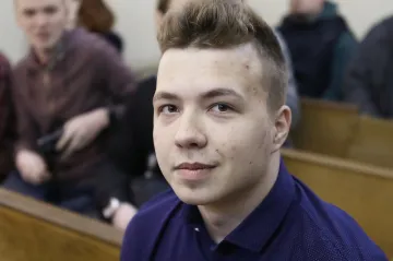 V Bělorusku omilostnili novináře Prataseviče