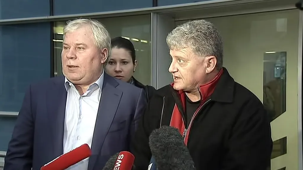 Anatolij Kučerena a Lon Snowden