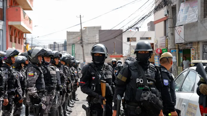 Ekvádorská policie v Quitu po útěku vězně Fita