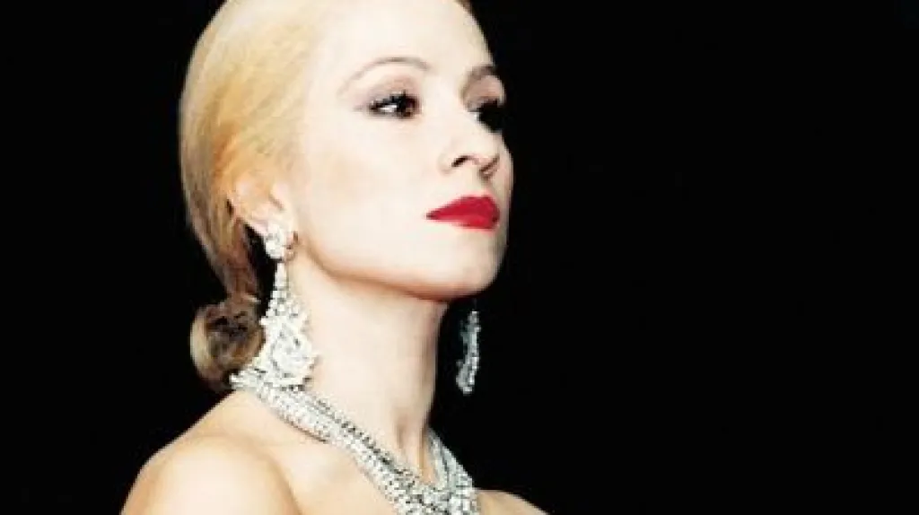 Caroline Franková v roli Evity