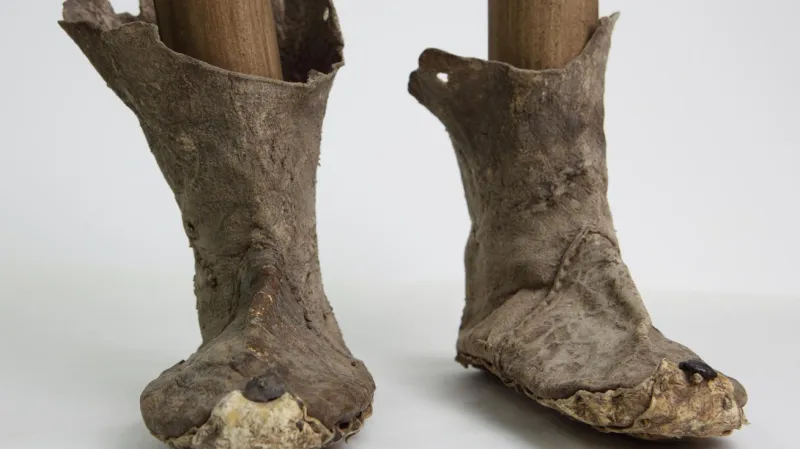 Kožené boty z čínského Chami