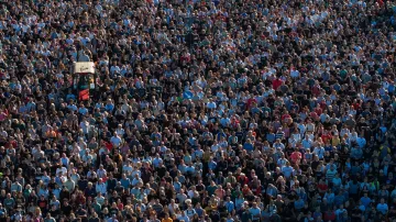 Srbové si připomínají smrt šestnácti lidí v Novém Sadu
