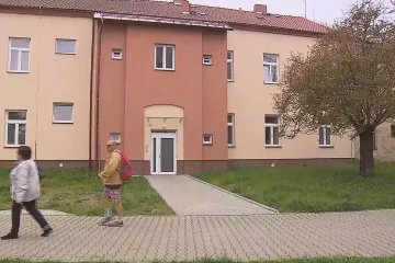 Obce budou moci využít neobsazené sociální byty pro uprchlíky. Česko udělilo už bezmála 300 tisíc víz