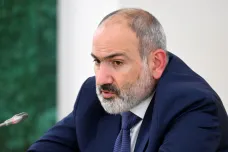 Rusko nedodrželo své závazky, posteskl si arménský premiér v EP