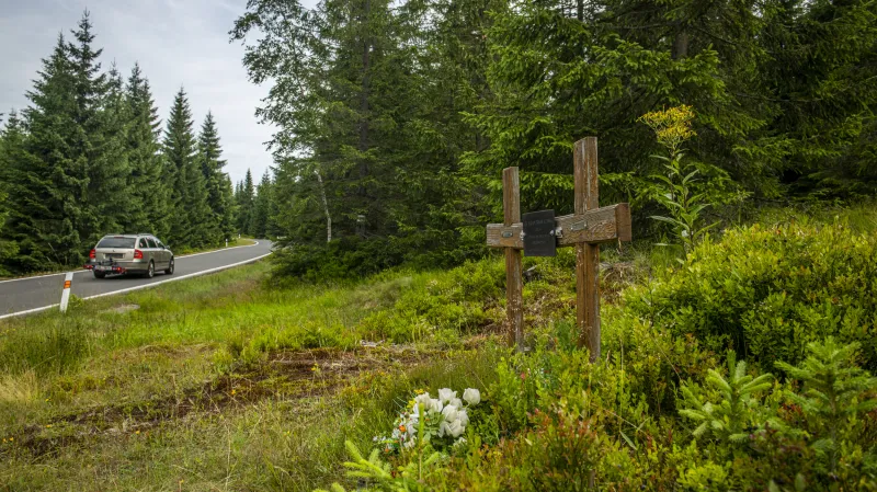 Kříže připomínající akci Jizerka