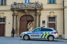 Po razii v Brně policie zahájila trestní stíhání sedmi osob a dvou firem