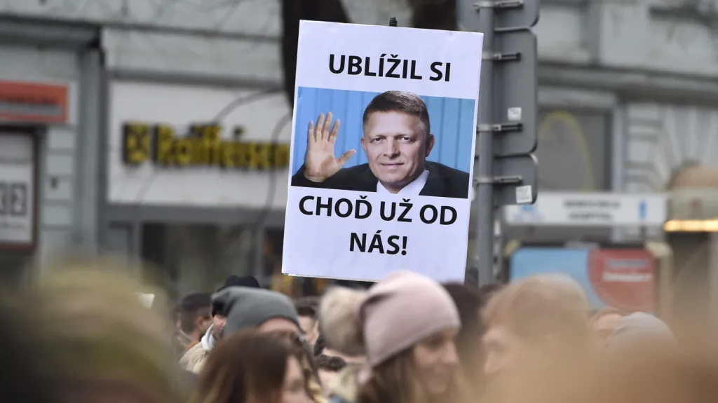 Protivládní demonstrace na Slovensku