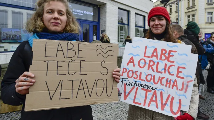 Královéhradecká demonstrace na podporu Petra Fischera