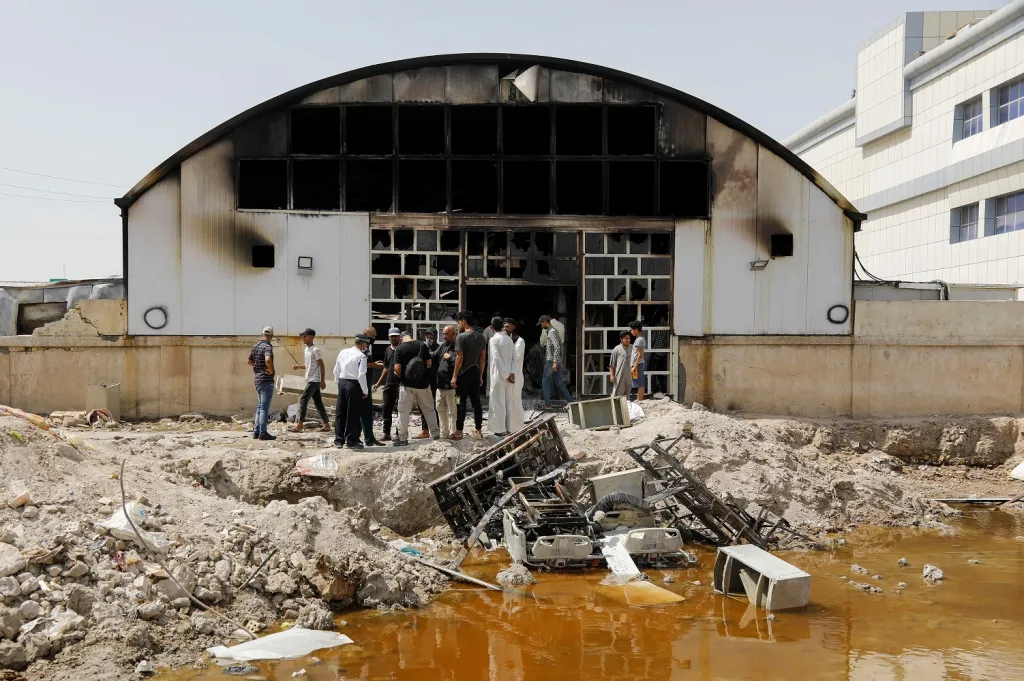 V nemocnici v jihoiráckém Násiríji vypukl požár. Vyžádal si oběti, v zařízení se léčili pacienti s covidem