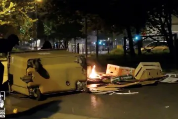 Pařížská předměstí se bouří. Stěžují si na policejní zvůli