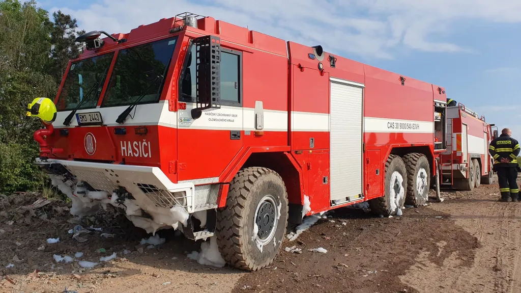 Hasičský vůz HZS Olomouckého kraje na místě zásahu