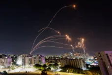 Izraelskou obranu před teroristy oslabila vnitropolitická krize. Prsty ukazují na Netanjahua