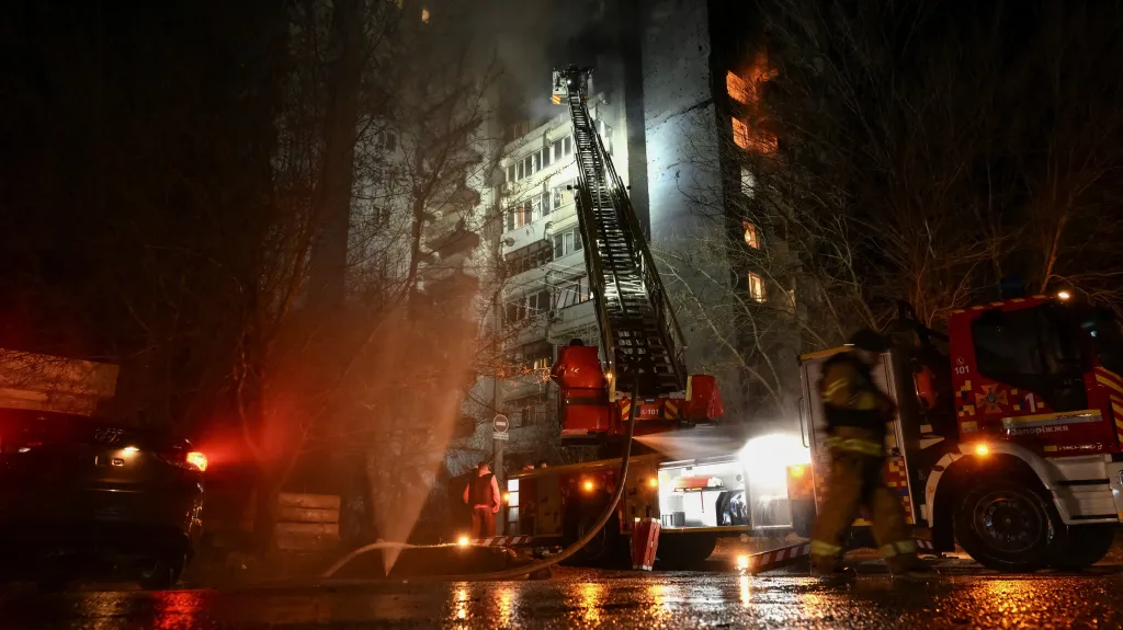 Následky útoku ruského dronu v ukrajinském Záporoží, 24. března 2026