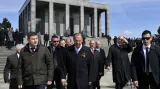 Sergej Lavrov u památníku Slavín, který připomíná sovětské vojáky padlé za druhé světové války