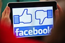 Hnutí vyzývá k bojkotu reklamy na Facebooku. Sociální síť prý kvůli zisku toleruje nenávist