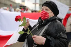 Zaměstnanci, studenti i důchodci stávkovali proti Lukašenkovi, běloruská policie zatýkala