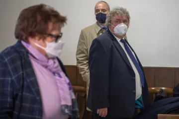 Kvůli odmítnutí dechové zkoušky přijde soudce Petr na rok o třicet procent platu
