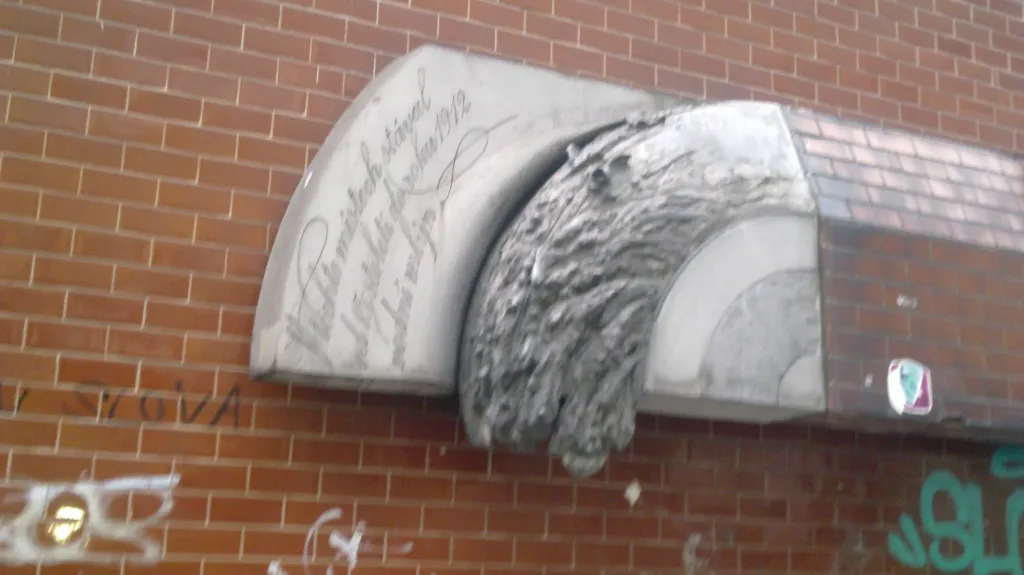 Pamětní deska na Mlýnské ulici v Ostravě