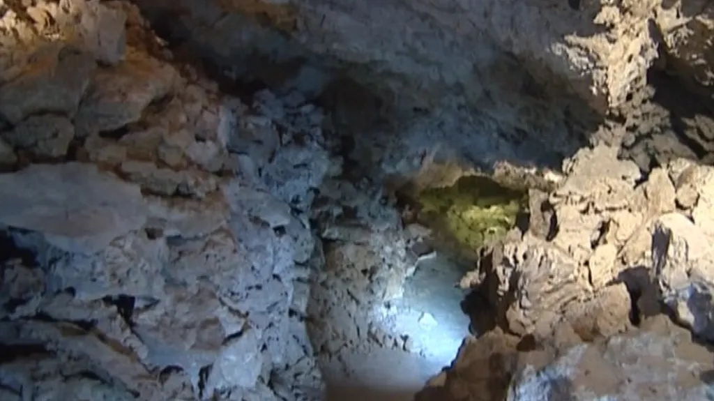 Jezerní dóm v jeskyni Na Turoldu