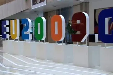 Česko svolává kvůli krizi dva mimořádné summity unie