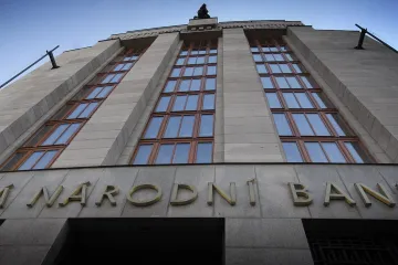 ČNB se bojí odlivu kapitálu z bank, posiluje kontrolu