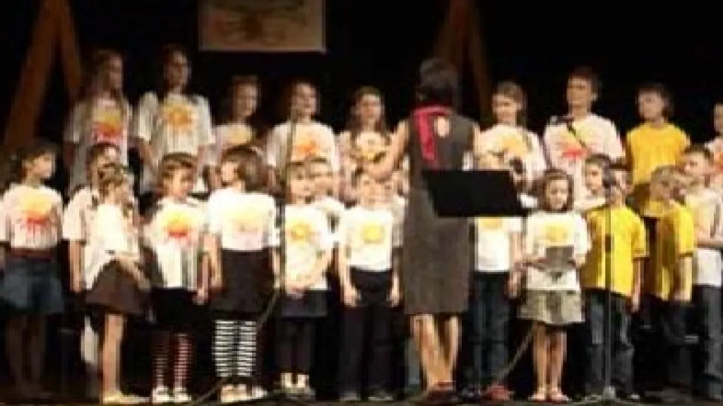 Dětský pěvecký sbor na vystoupení v Třebíči