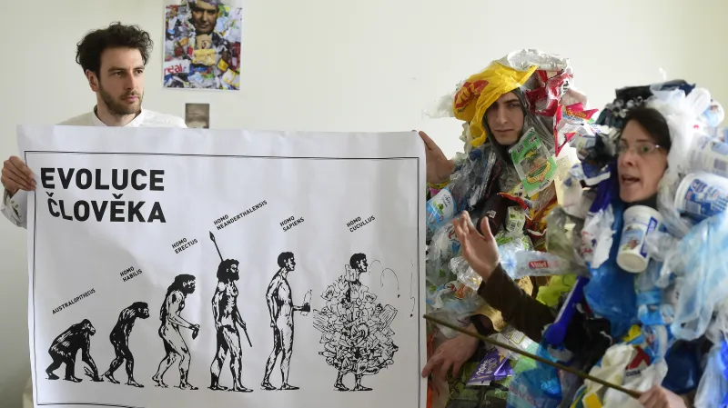 Petr Hanzel s učební pomůckou