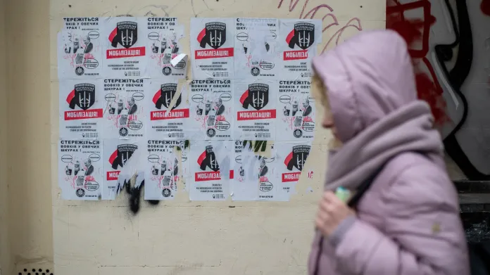 Plakát s nápisem mobilizace v Kyjevě