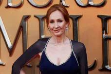 Rowlingová oživila kontroverzi kvůli trans osobám. Omluvu od herců z Harryho Pottera nechce