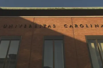 Výpověď pro historika Petráčka má dohru. Rektorka Univerzity Karlovy pošle na teologickou fakultu audit