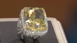 Žlutý diamantový prsten za skoro 95 milionů korun