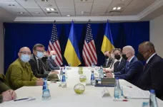 Ukrajinští ministři se sešli v Polsku s Blinkenem i Bidenem. Ten slíbil další pomoc