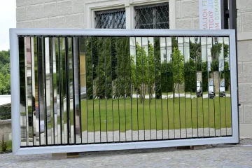 Mini průvodce velkou výstavou Špičky - sklo jako koncept